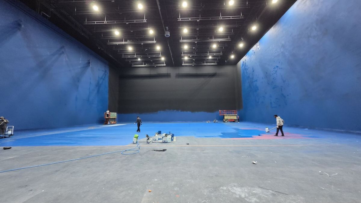 StageKnot production crew building a set on a Korean sound stage
