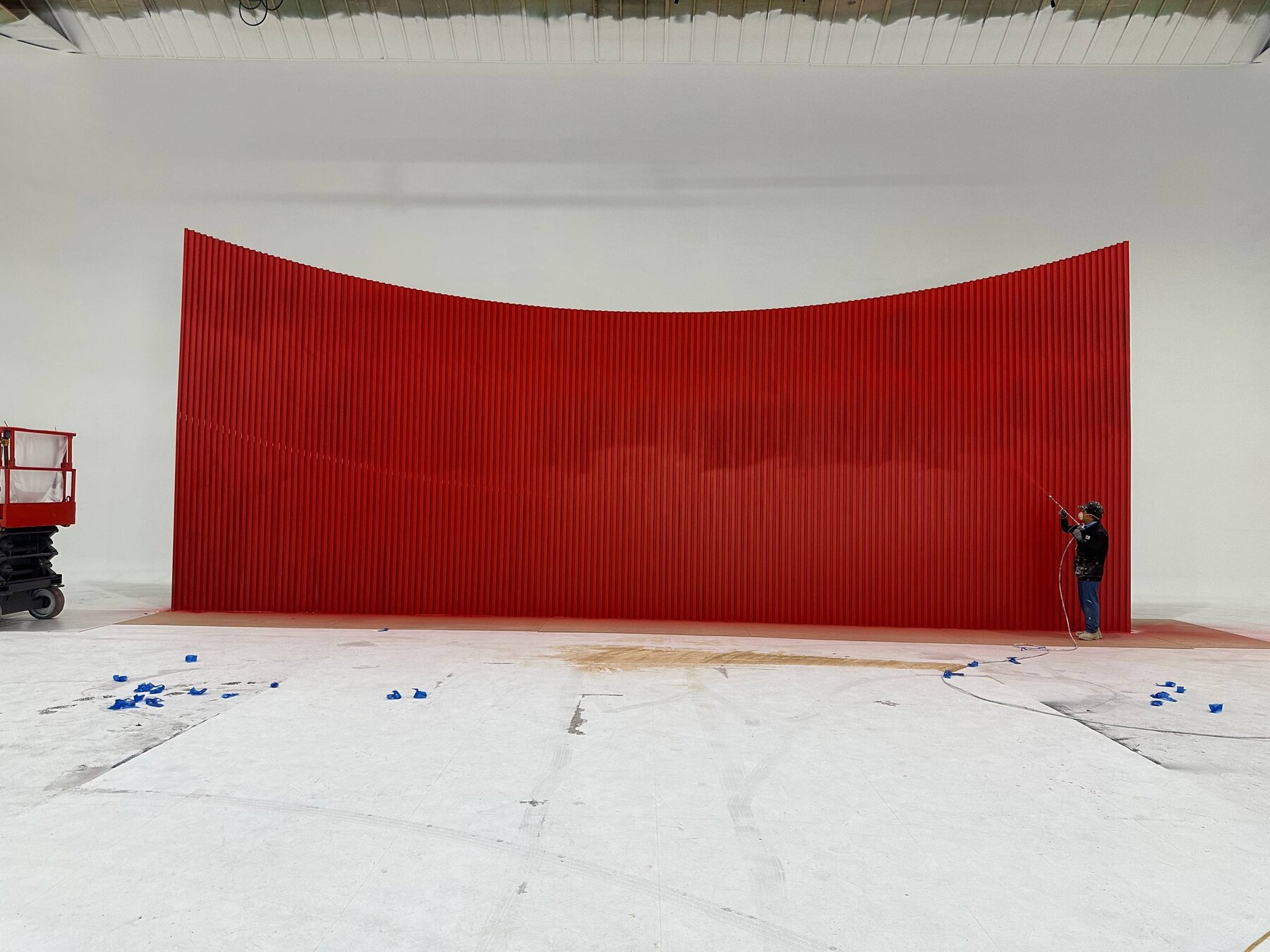 Finished curved set wall, final coat